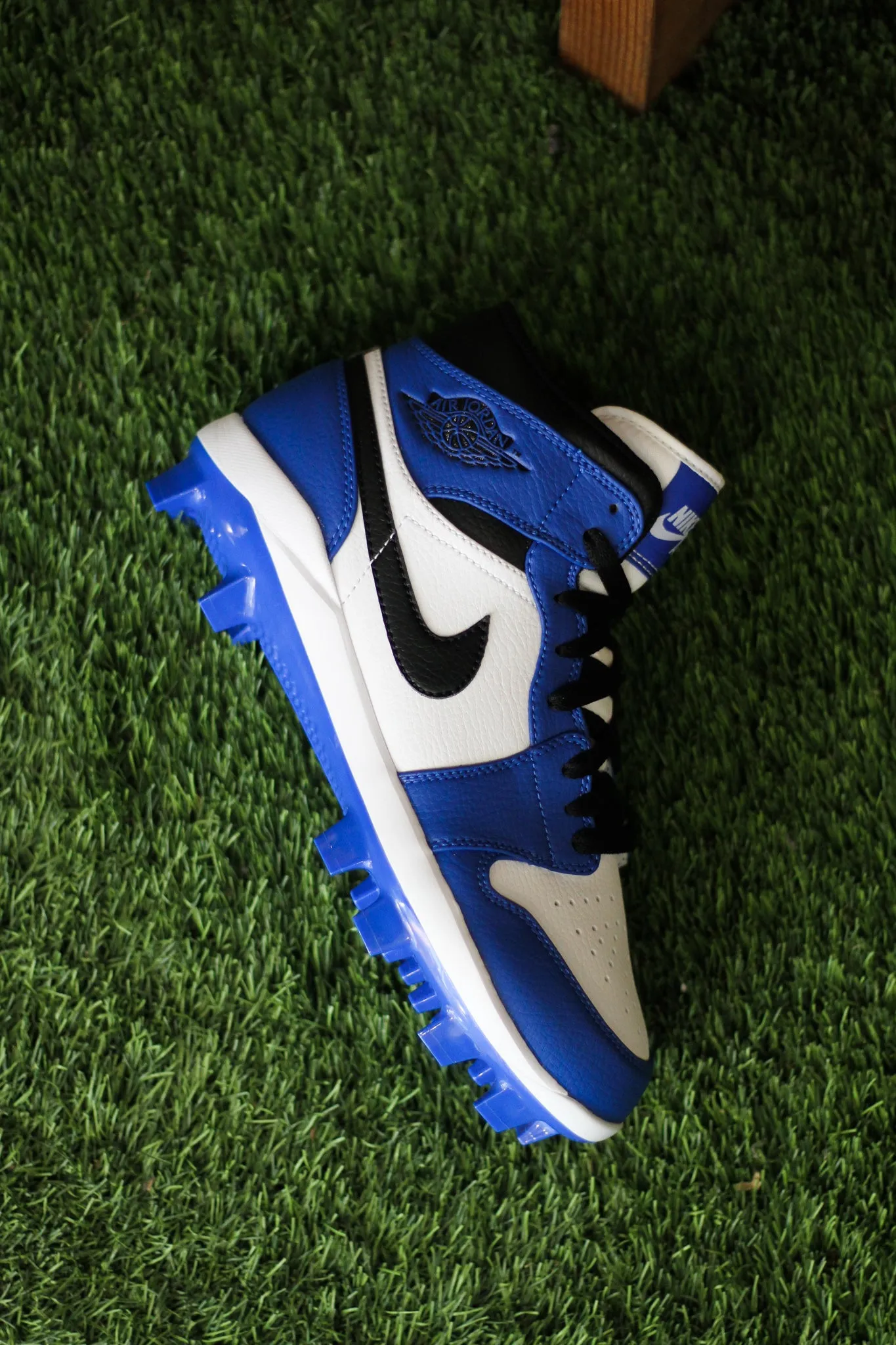 JORDAN 1 RETRO MCS "GAME ROYAL"