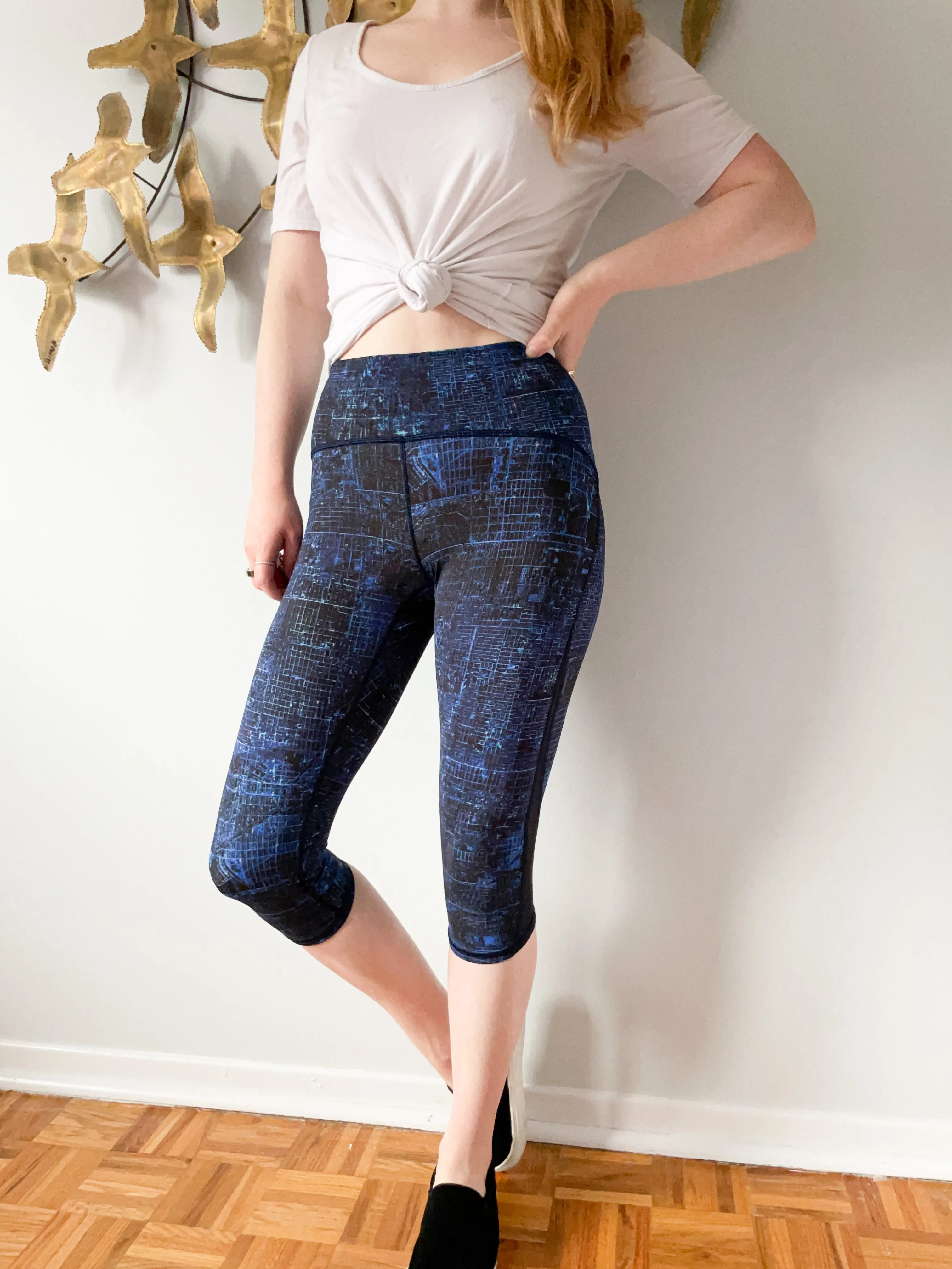 Lululemon Blue Cityscape Print High Rise Cropped Leggings - Size 4 (XS)