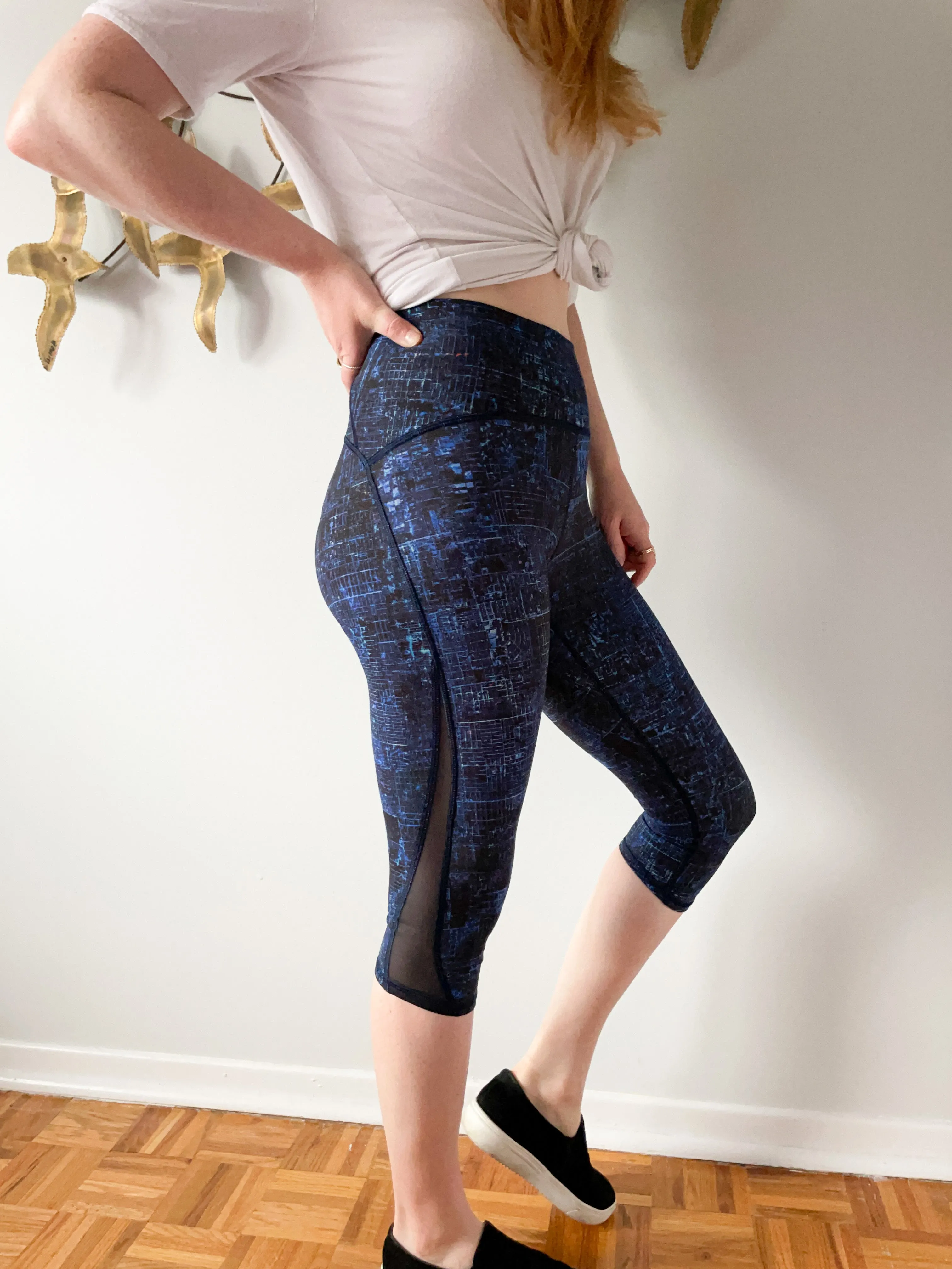 Lululemon Blue Cityscape Print High Rise Cropped Leggings - Size 4 (XS)