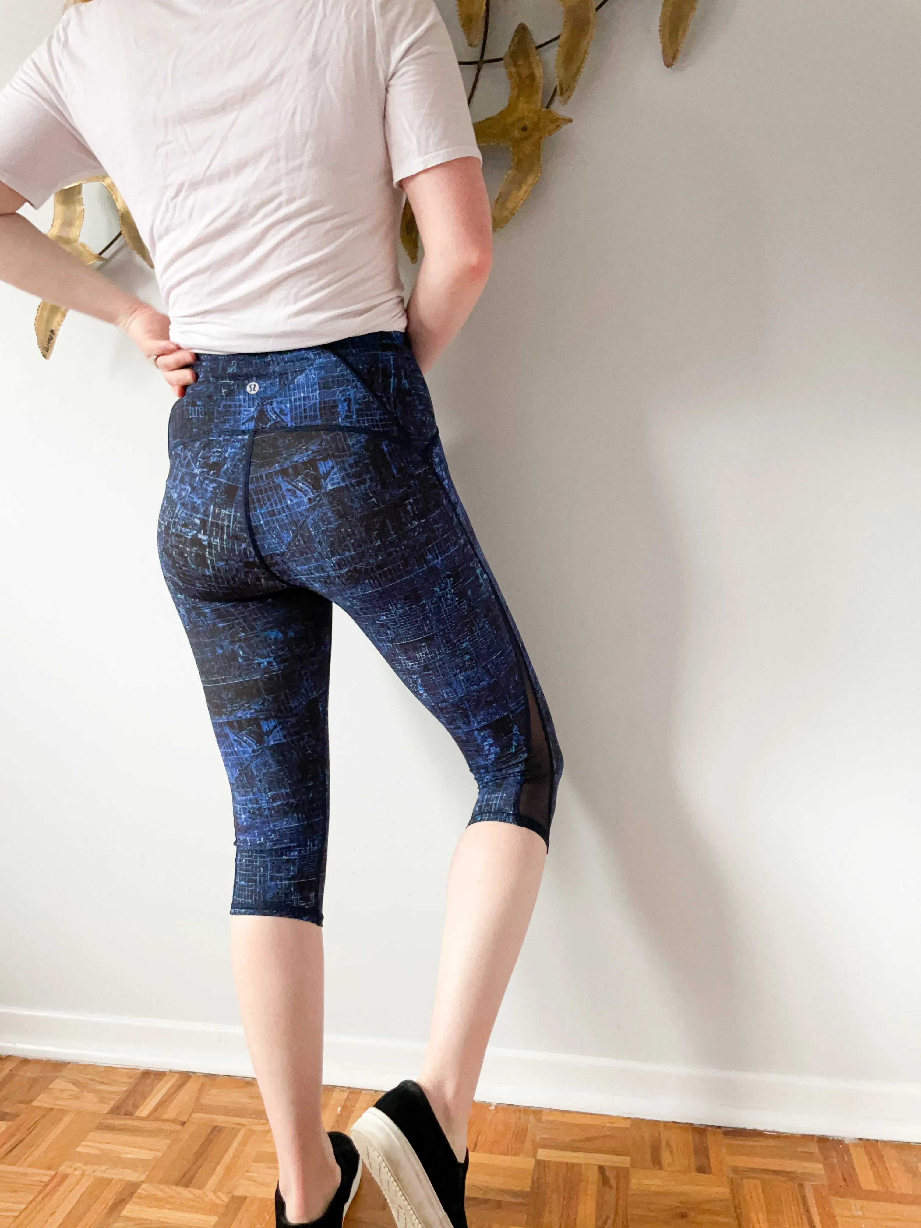 Lululemon Blue Cityscape Print High Rise Cropped Leggings - Size 4 (XS)