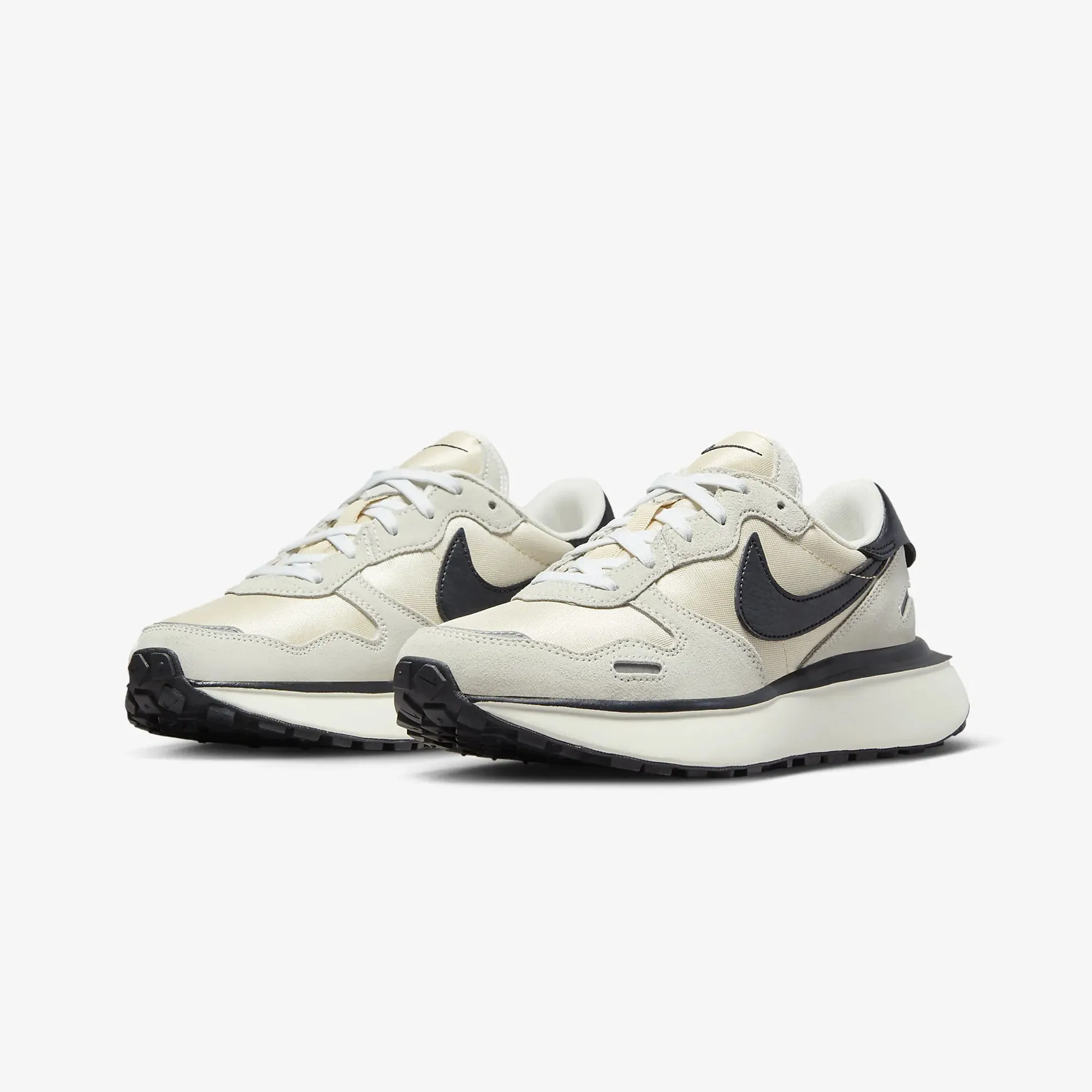 Nike | WMN'S PHOENIX WAFFLE  { SUMMIT WHITE/BLACK-SANDDRIFT-SAIL