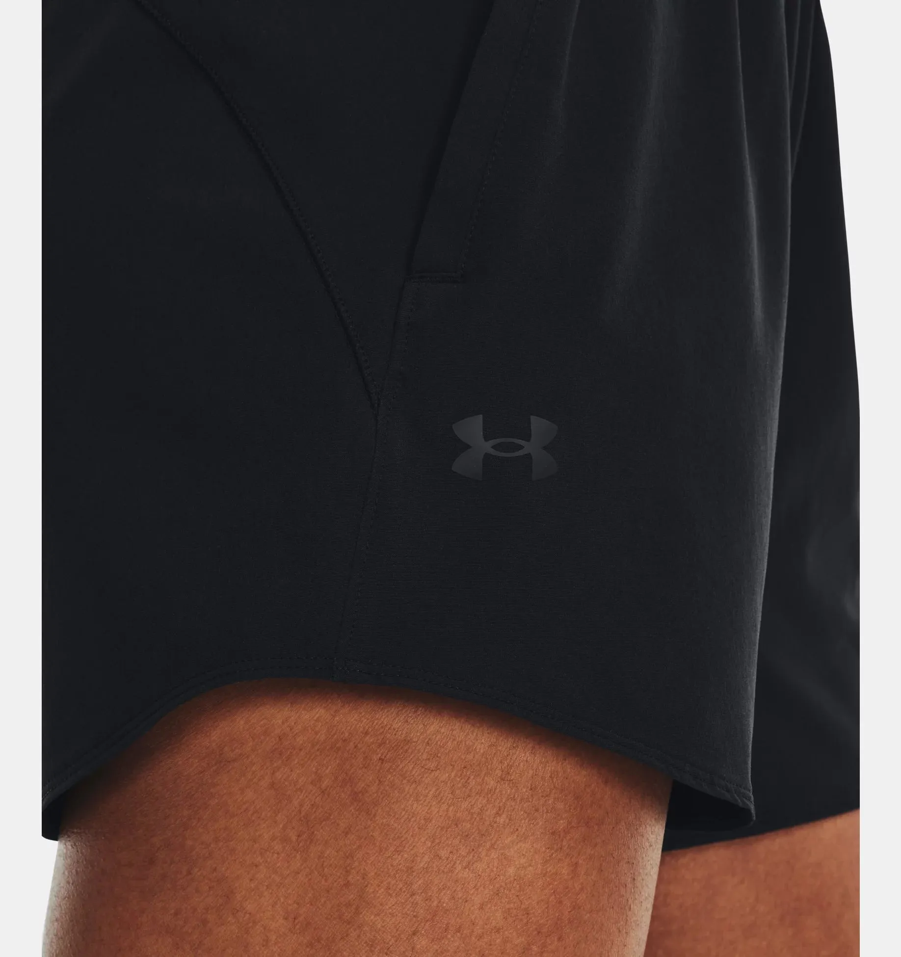 Under Armour Shorts - Women's Flex Woven 5"